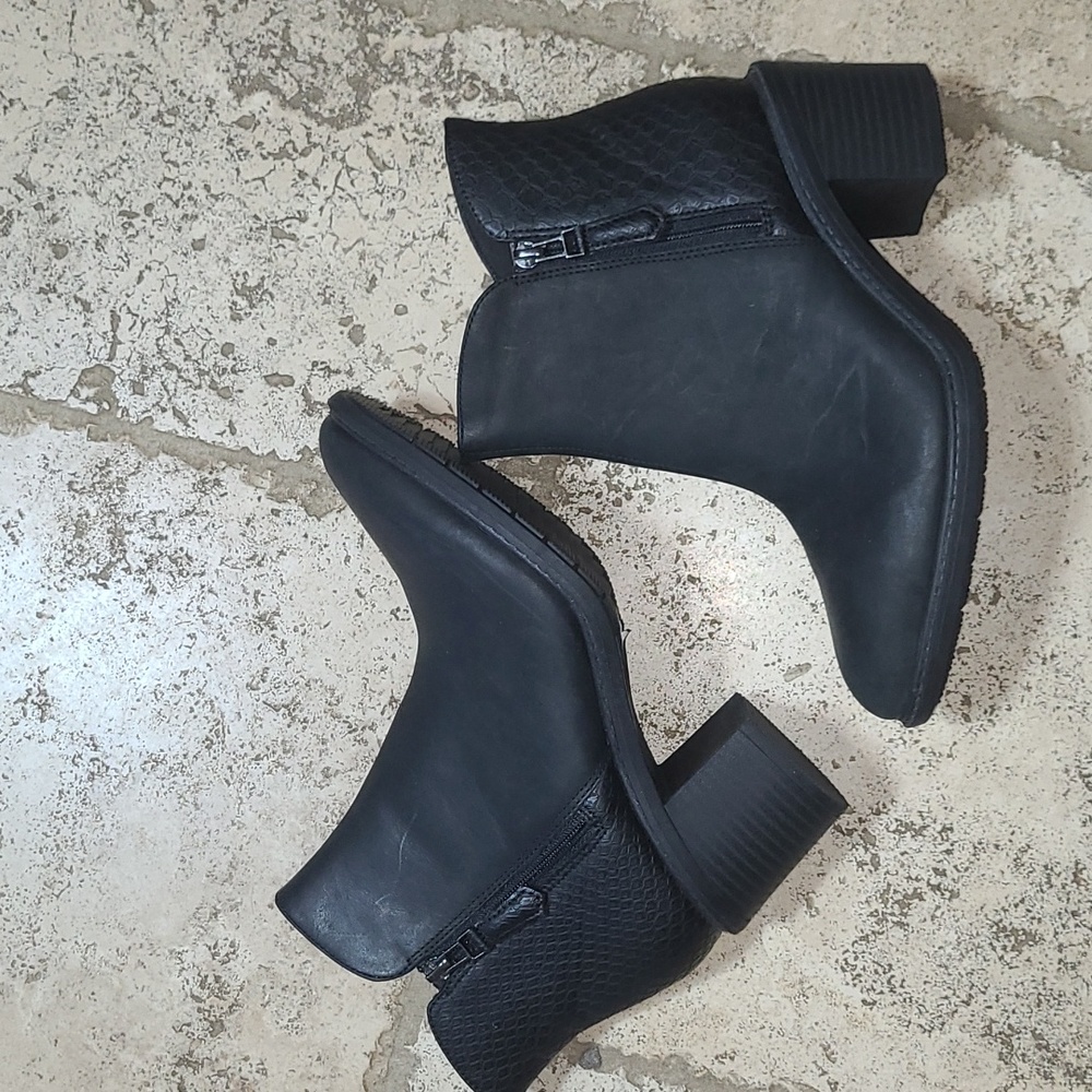 Clarks Collection Scene Ankle Booties Size 8.5 - Picture 3 of 9